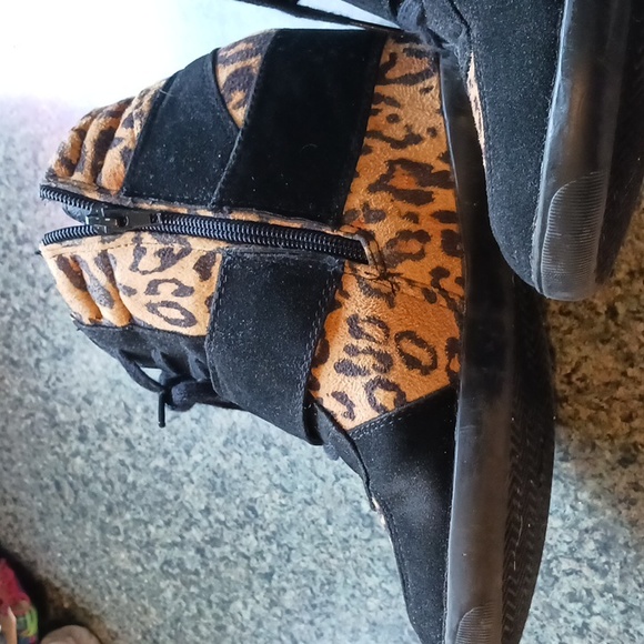 Womans Ankle Wedge Boots 7 Wet Seal - Picture 4 of 9